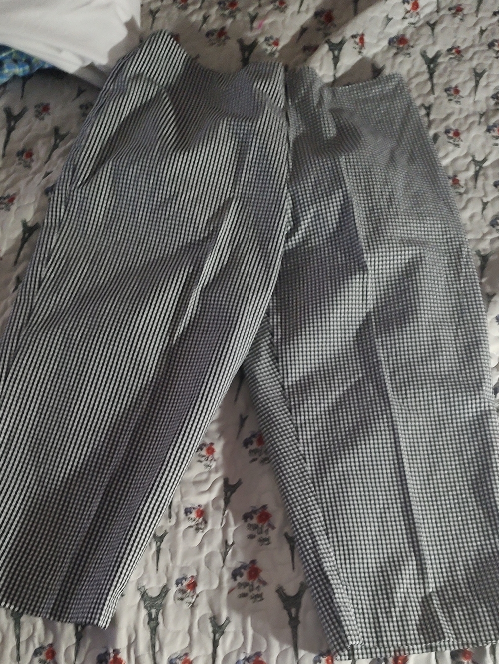 Kim Rogers/ Checked Capris Pants